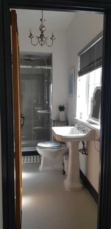 The Hideaway Villa Whitby Luaran gambar